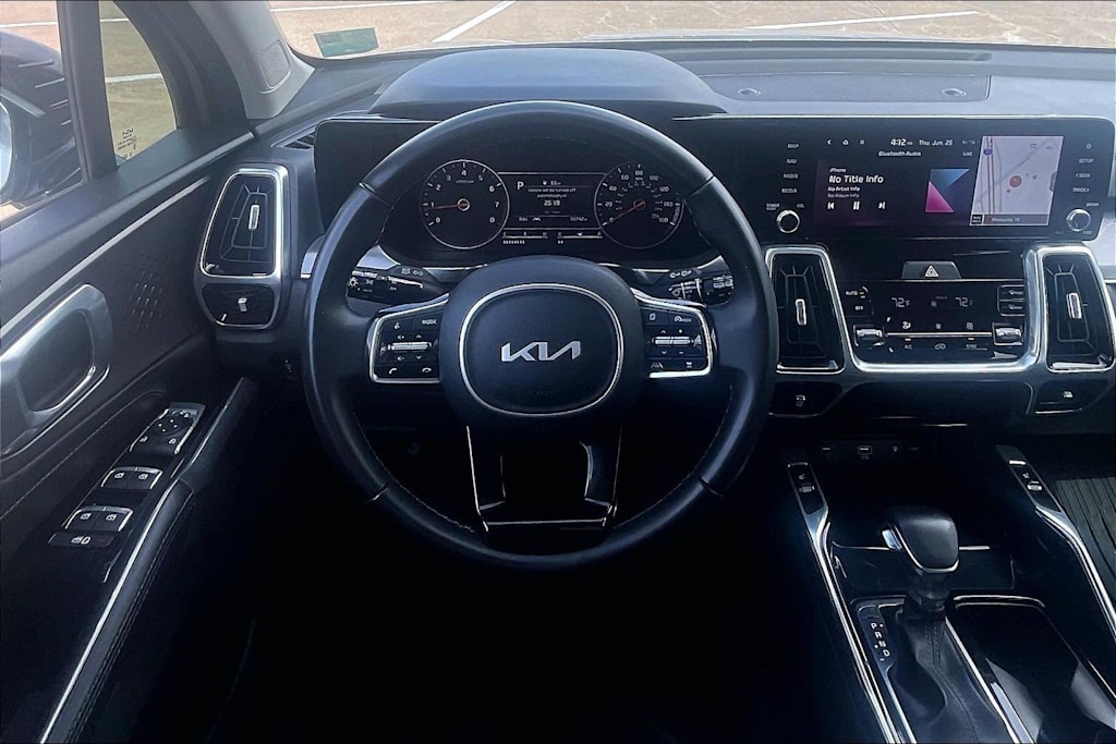 Thumbnail: 2022 Kia Sorento - 13