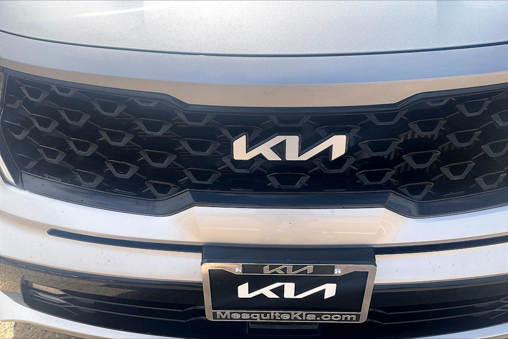 Thumbnail: 2022 Kia Sorento - 7