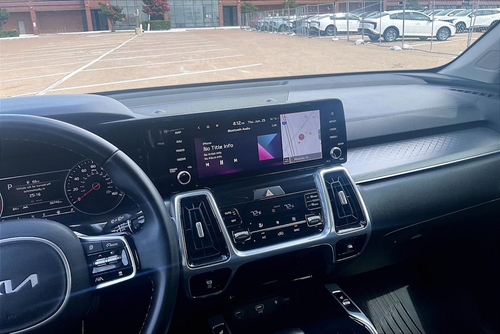 Thumbnail: 2022 Kia Sorento - 15