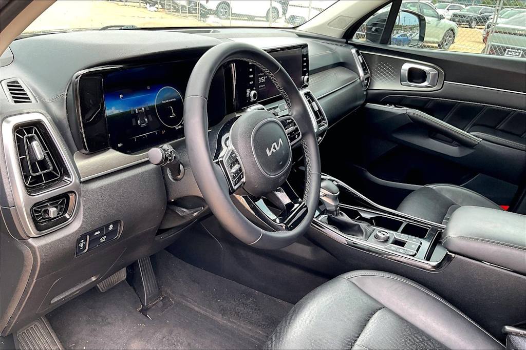 Thumbnail: 2023 Kia Sorento - 2