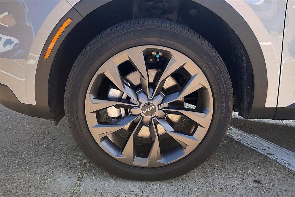 Thumbnail: 2023 Kia Sorento - 8