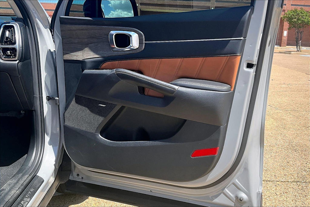 Thumbnail: 2023 Kia Sorento - 26