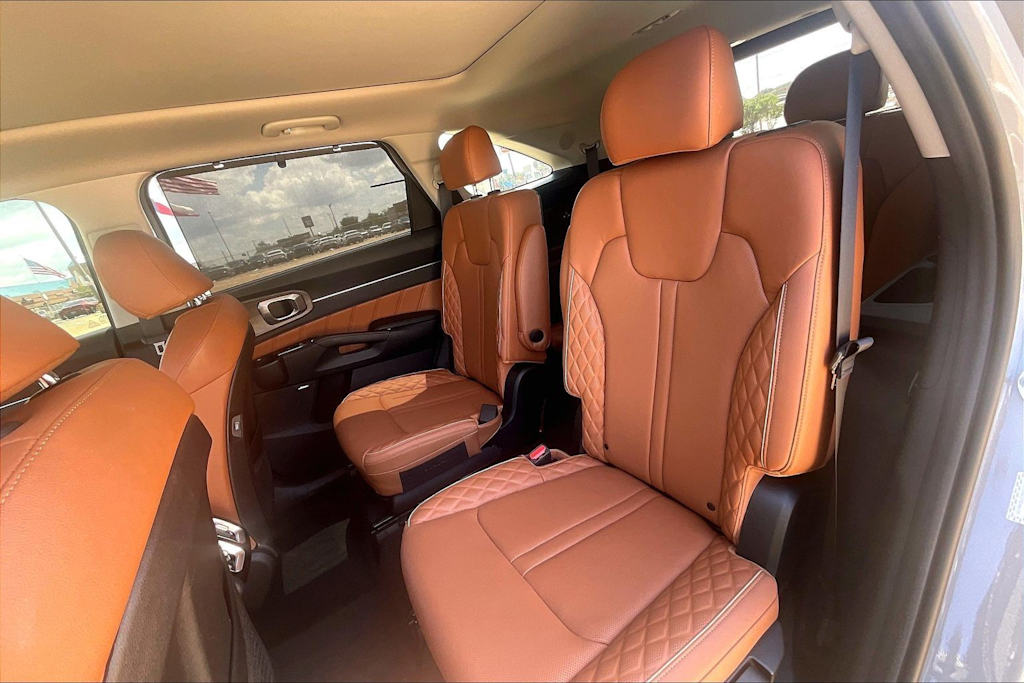Thumbnail: 2023 Kia Sorento - 27