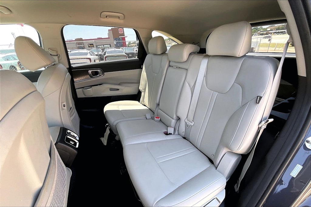 Thumbnail: 2025 Kia Sorento - 11