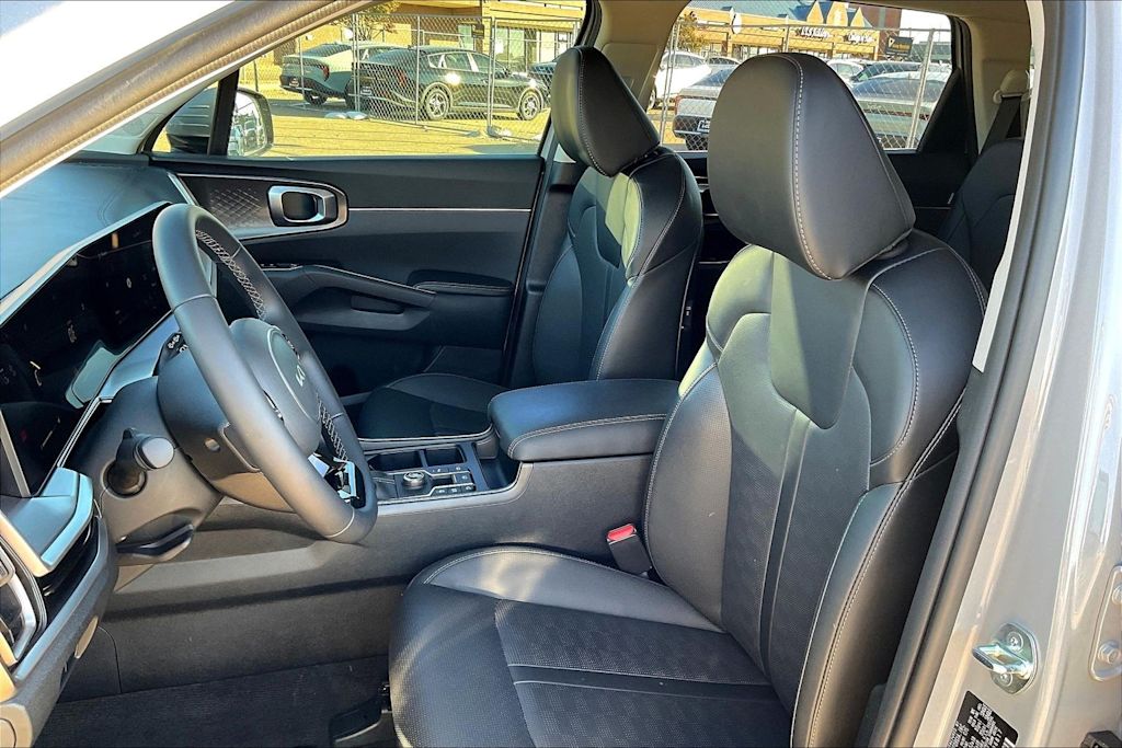 Thumbnail: 2025 Kia Sorento - 10