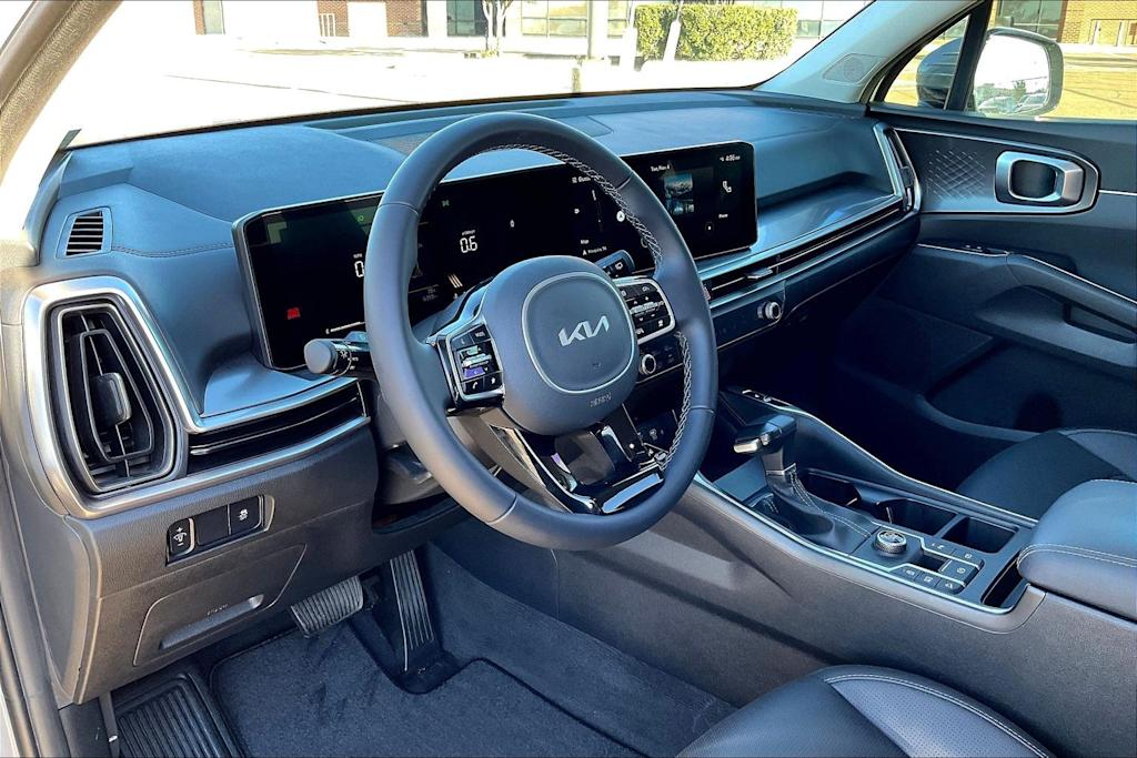 Thumbnail: 2025 Kia Sorento - 2