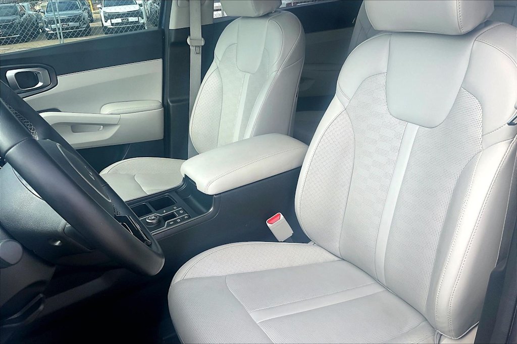 Thumbnail: 2025 Kia Sorento - 9