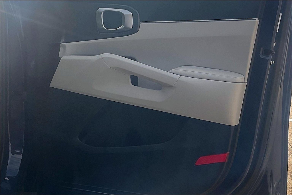 Thumbnail: 2025 Kia Sorento - 25