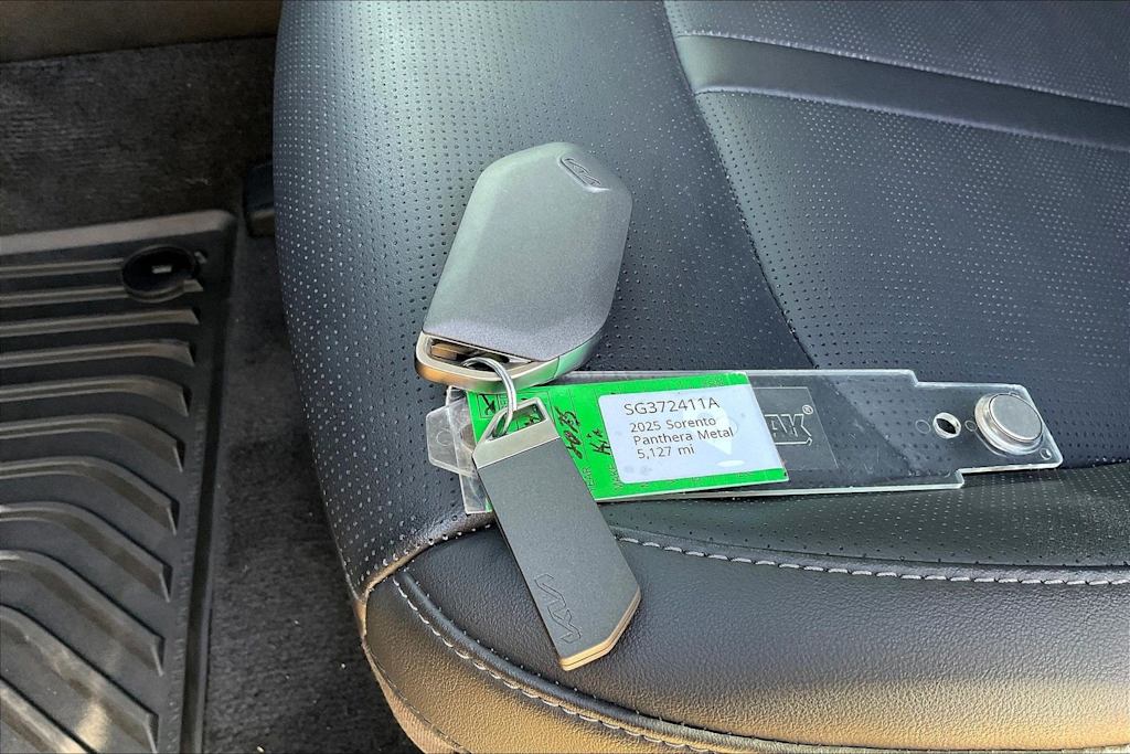 Thumbnail: 2025 Kia Sorento - 7