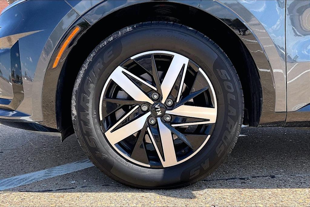 Thumbnail: 2021 Kia Sorento - 8