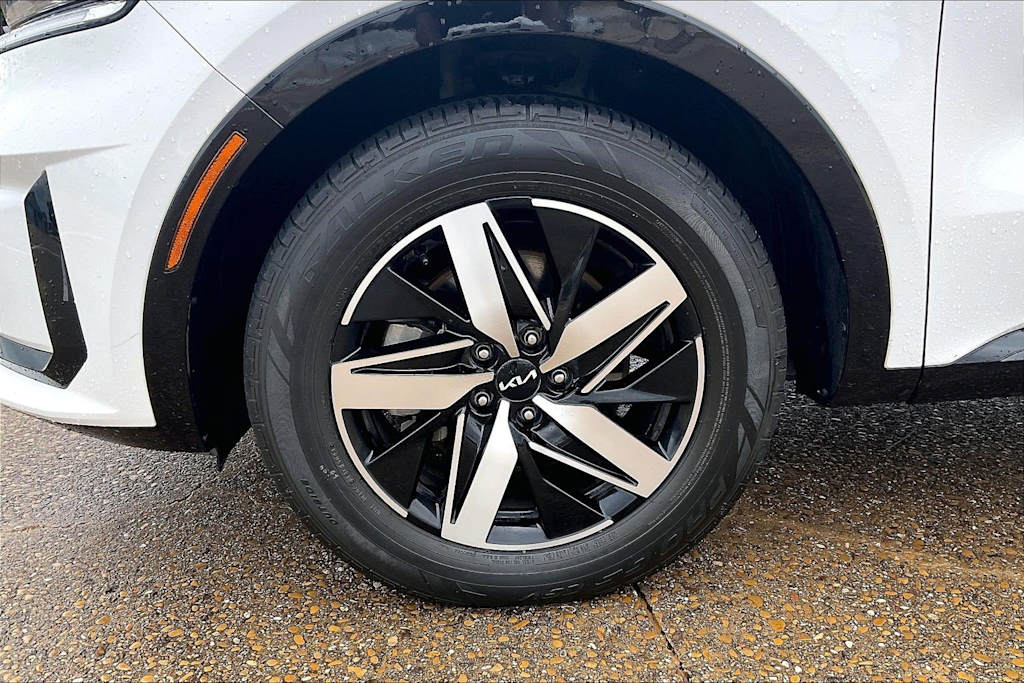 Thumbnail: 2023 Kia Sorento - 8