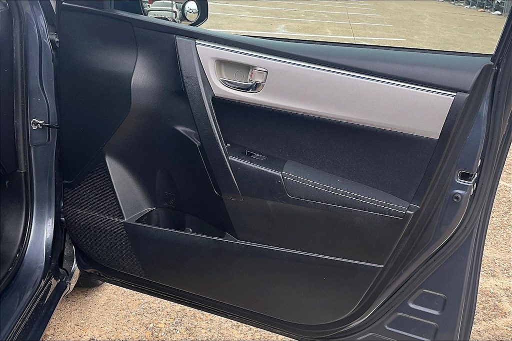 Thumbnail: 2014 Toyota Corolla - 27