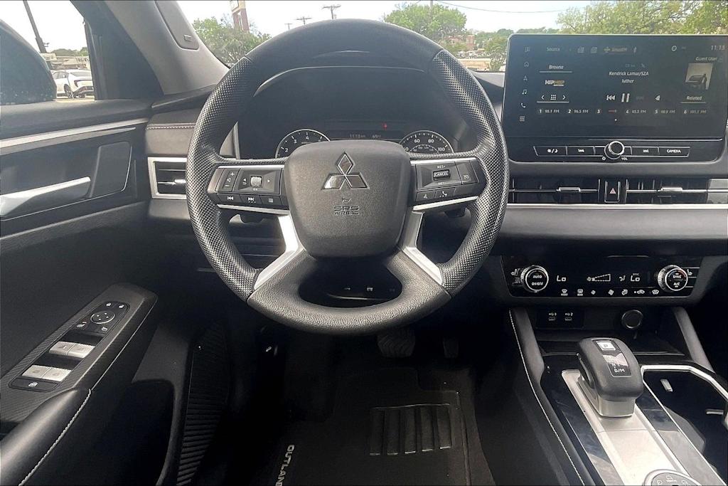 Thumbnail: 2025 Mitsubishi Outlander - 14