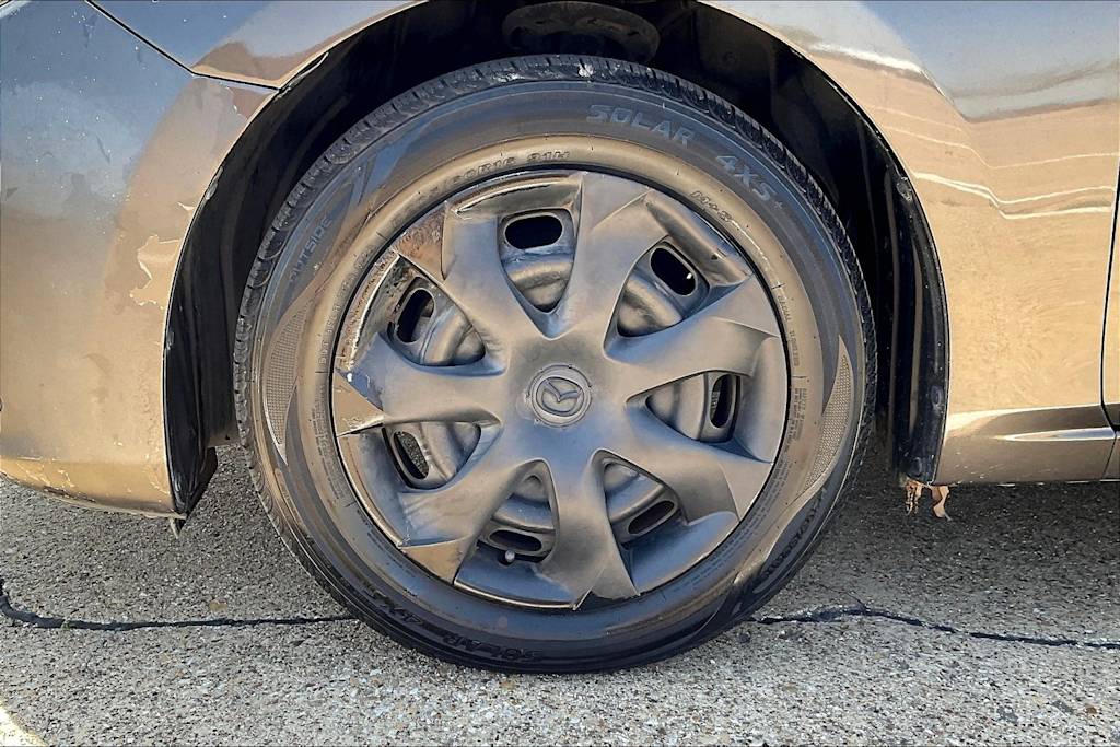 2016 Mazda Mazda3 i Sport 8