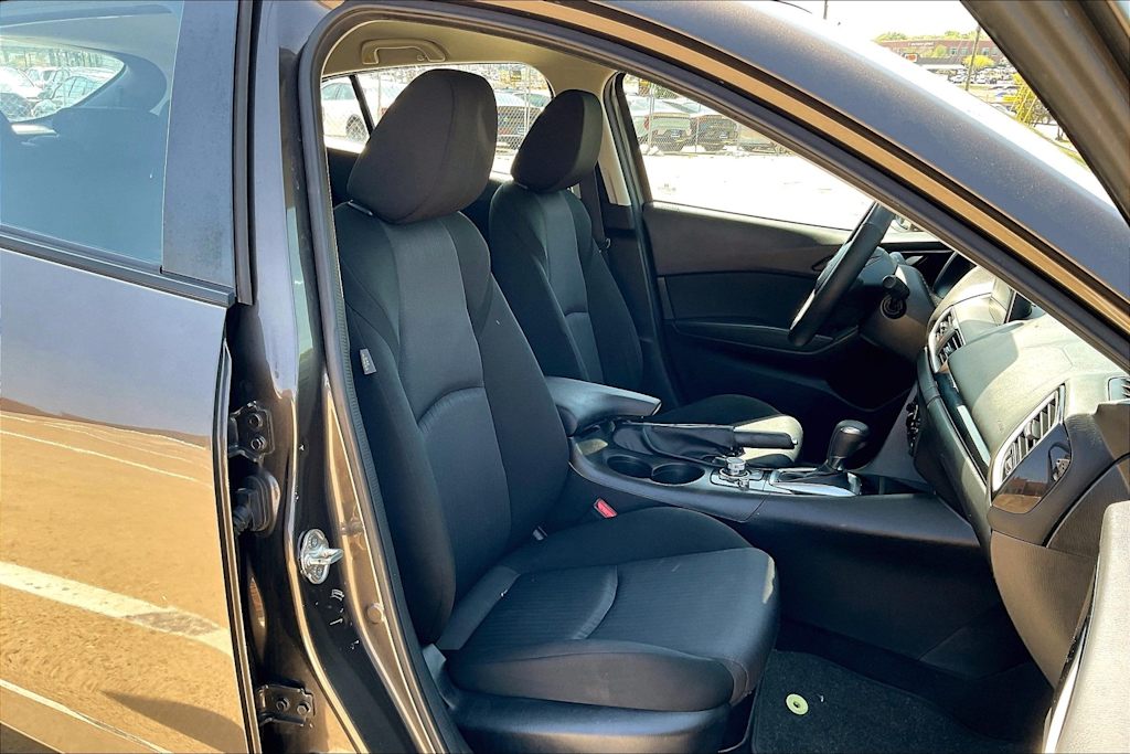 2016 Mazda Mazda3 i Sport 12