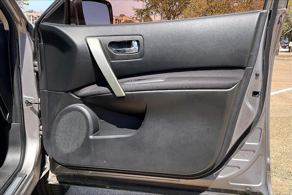 Thumbnail: 2015 Nissan Rogue - 27
