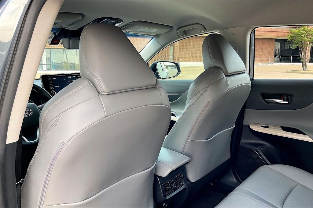 Thumbnail: 2022 Toyota Venza - 12