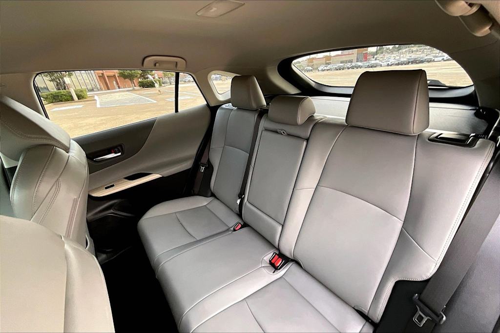 Thumbnail: 2022 Toyota Venza - 28