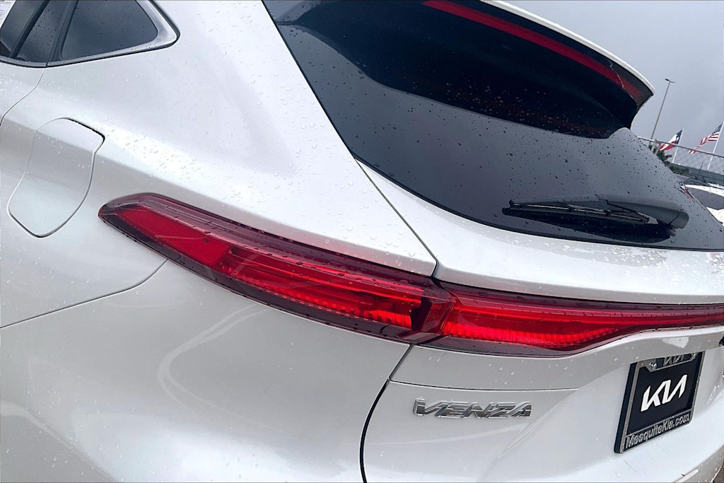 Thumbnail: 2023 Toyota Venza - 31