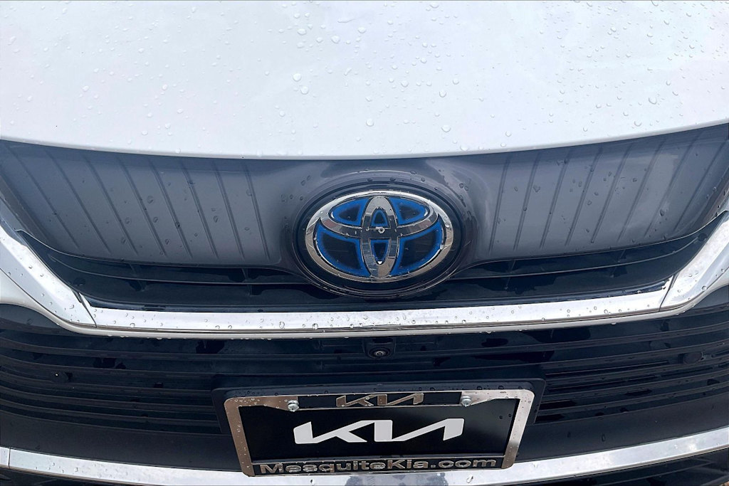 Thumbnail: 2023 Toyota Venza - 32