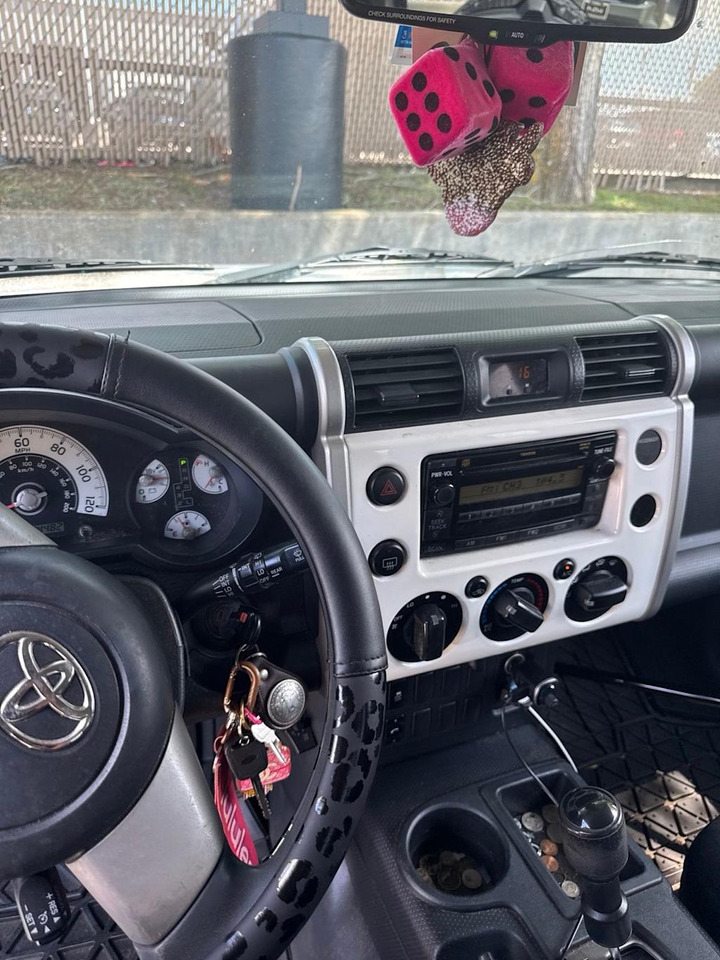 Thumbnail: 2010 Toyota FJ Cruiser - 5