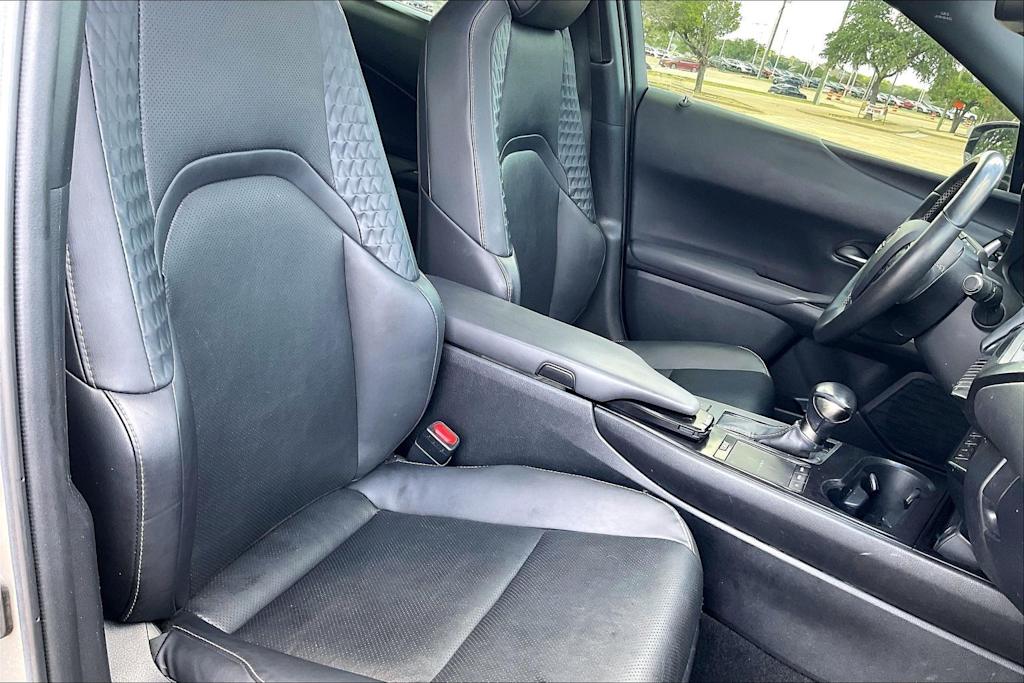 Thumbnail: 2020 Lexus UX - 11