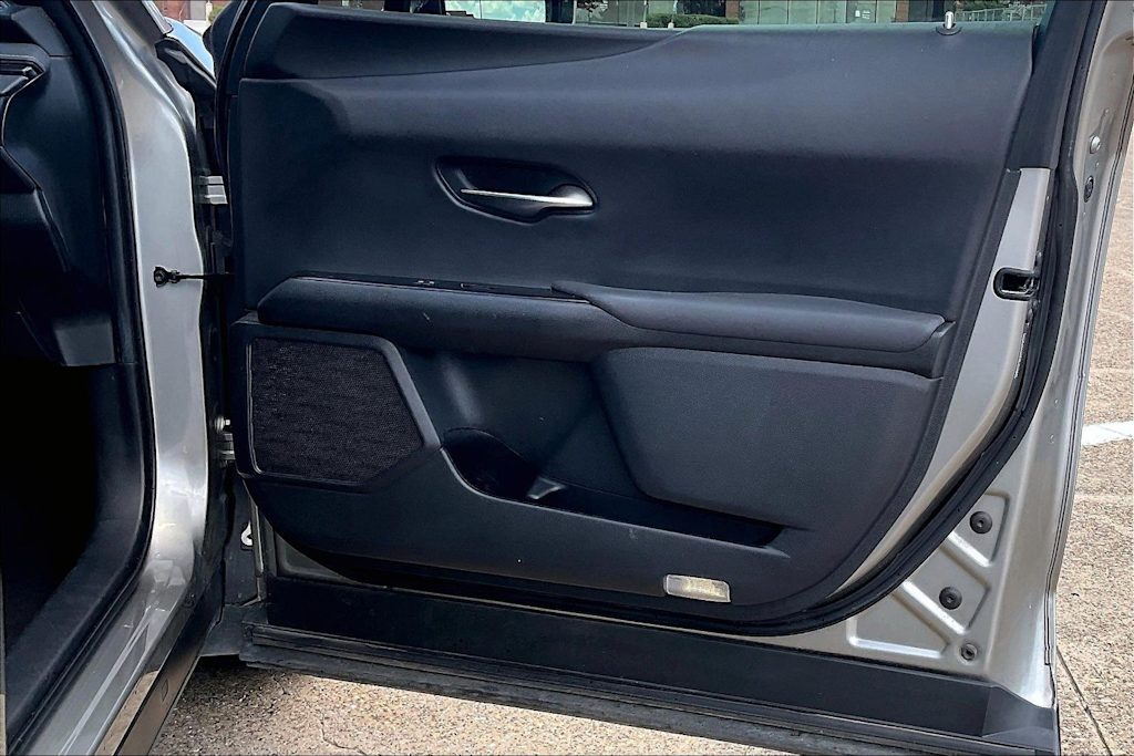 Thumbnail: 2020 Lexus UX - 27