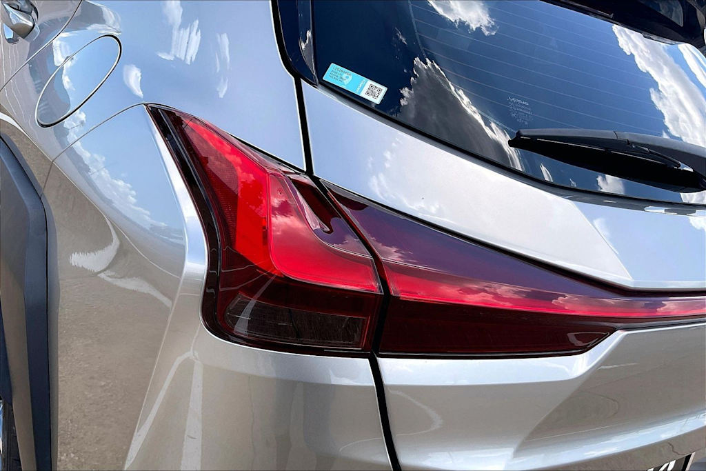 Thumbnail: 2020 Lexus UX - 31