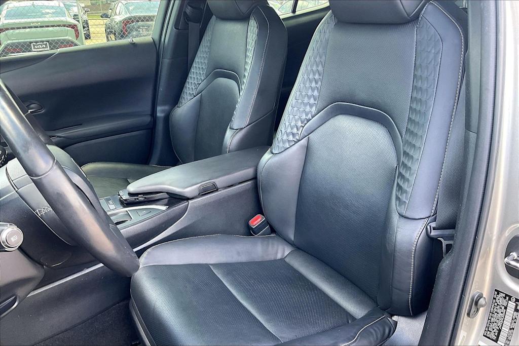 Thumbnail: 2020 Lexus UX - 10
