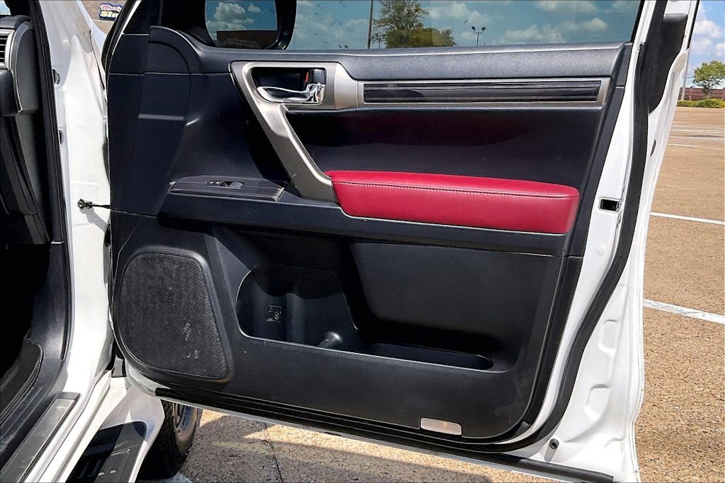 Thumbnail: 2020 Lexus GX - 26