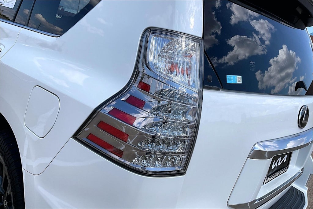Thumbnail: 2020 Lexus GX - 30