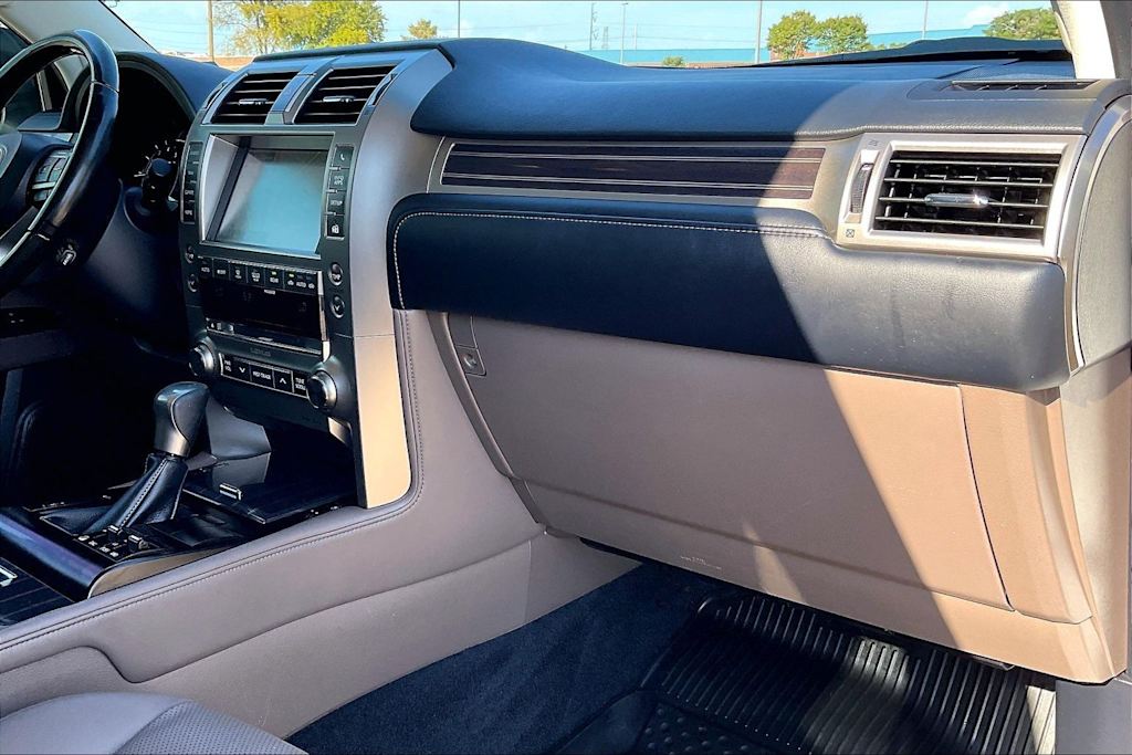 Thumbnail: 2020 Lexus GX - 24