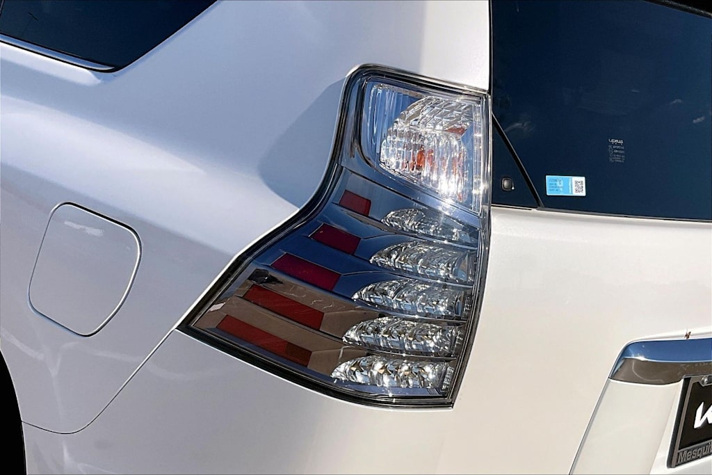 Thumbnail: 2020 Lexus GX - 32