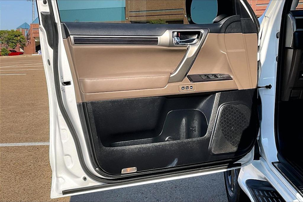Thumbnail: 2020 Lexus GX - 27