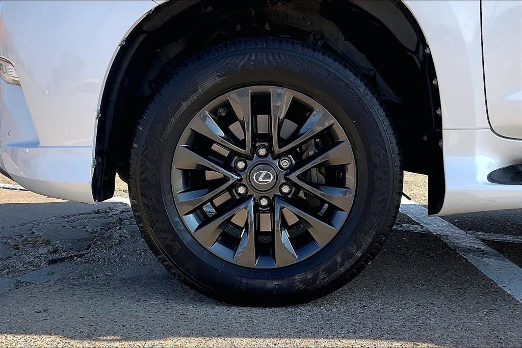 Thumbnail: 2020 Lexus GX - 8