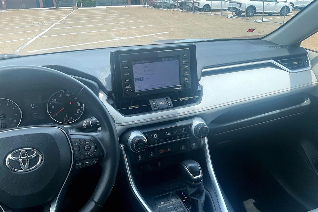 Thumbnail: 2020 Toyota RAV4 - 14