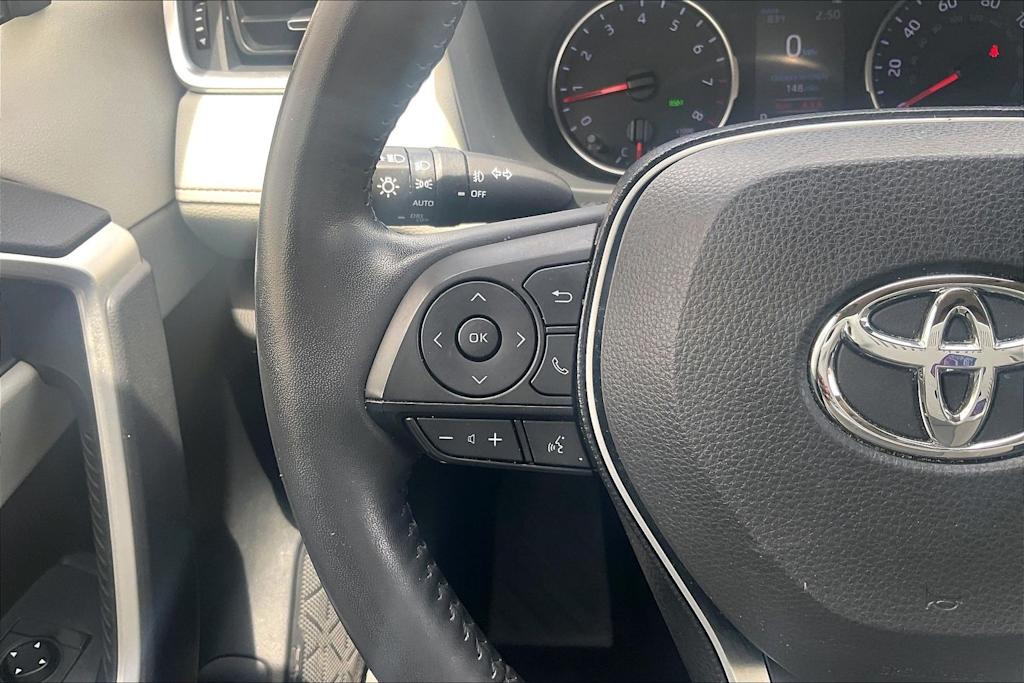 Thumbnail: 2020 Toyota RAV4 - 23