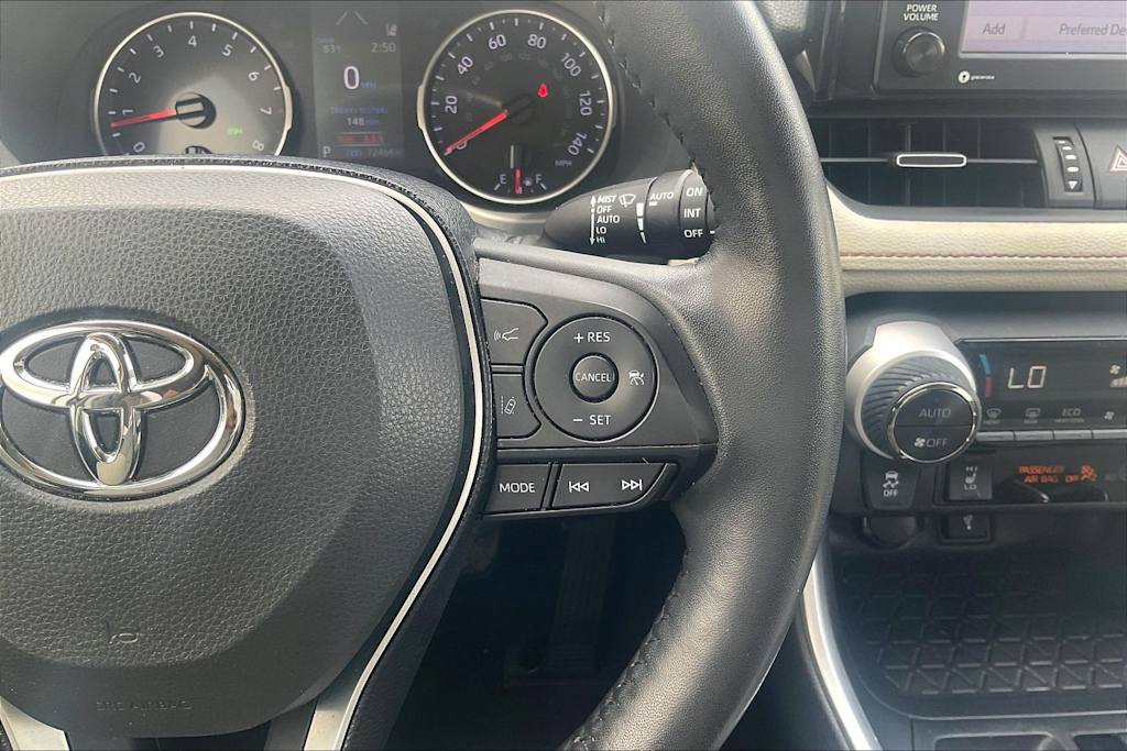 Thumbnail: 2020 Toyota RAV4 - 24