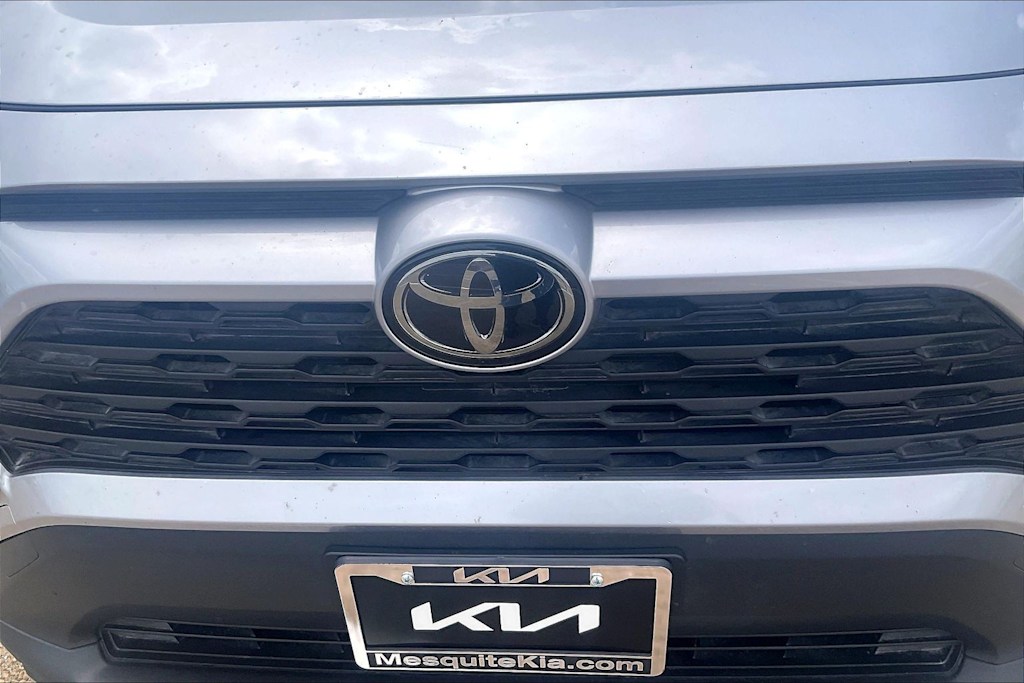 Thumbnail: 2020 Toyota RAV4 - 31
