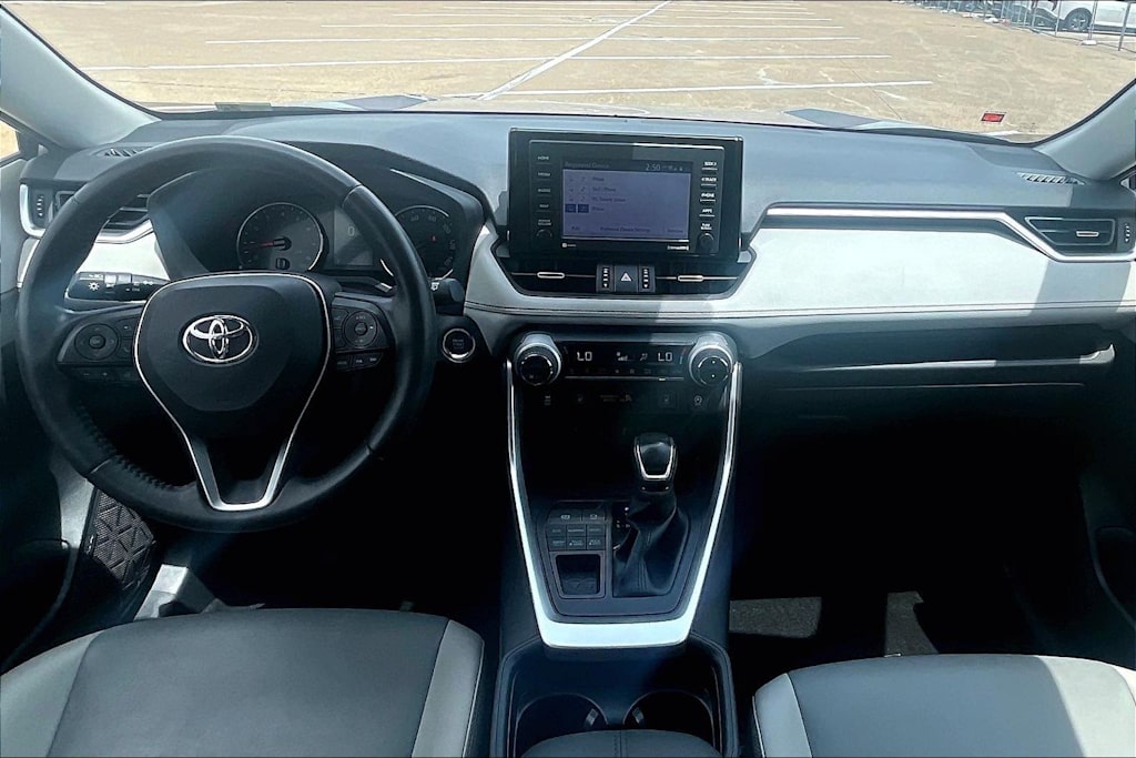 Thumbnail: 2020 Toyota RAV4 - 9