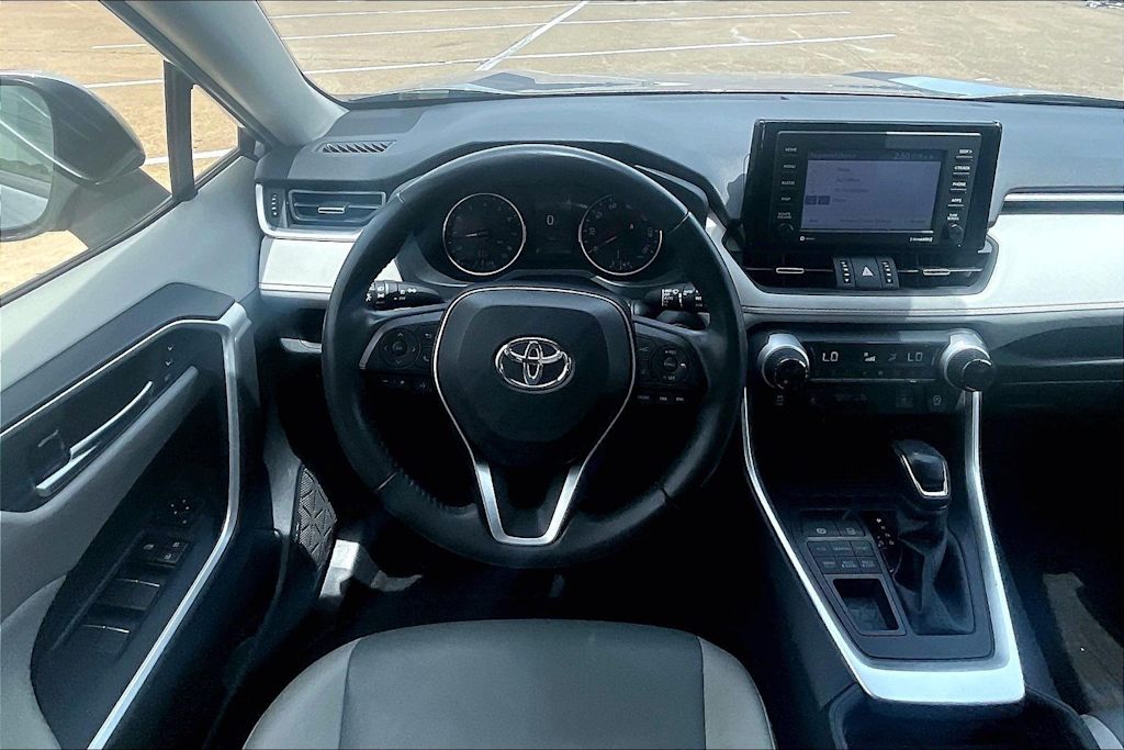 Thumbnail: 2020 Toyota RAV4 - 13