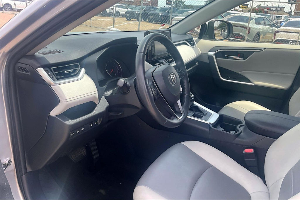 Thumbnail: 2020 Toyota RAV4 - 2