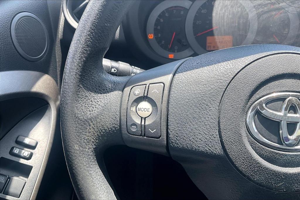 Thumbnail: 2010 Toyota RAV4 - 23
