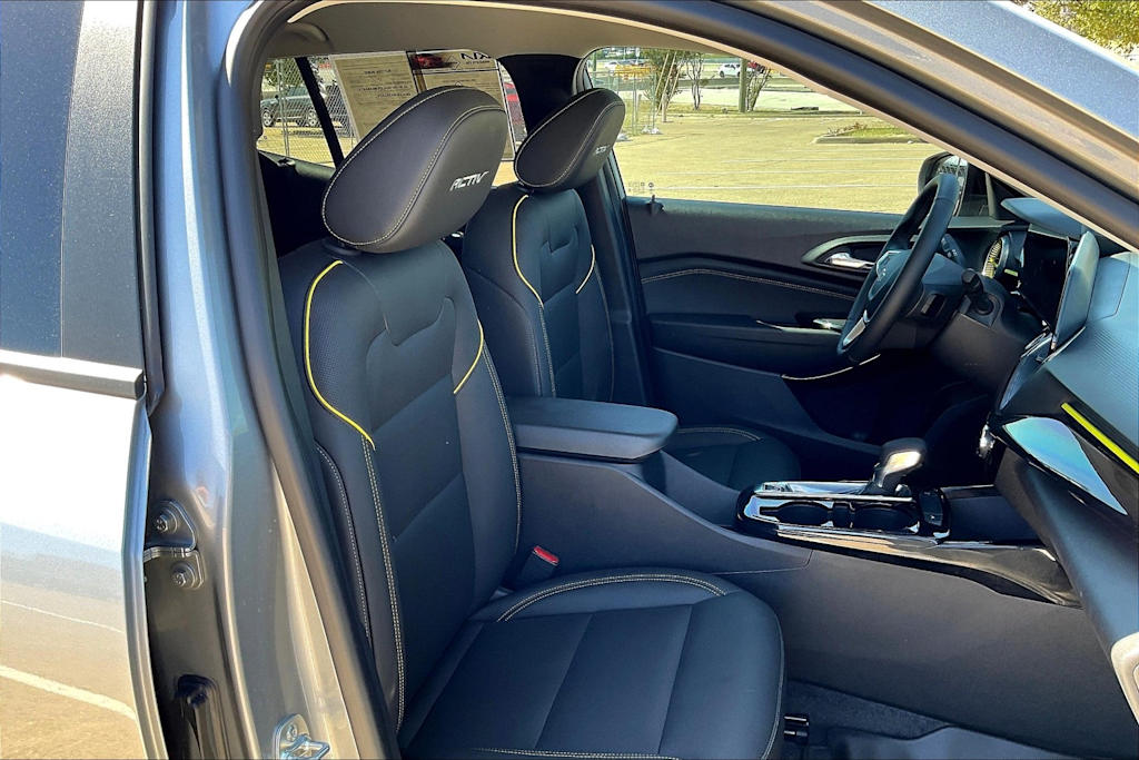 Thumbnail: 2025 Chevrolet Trax - 12