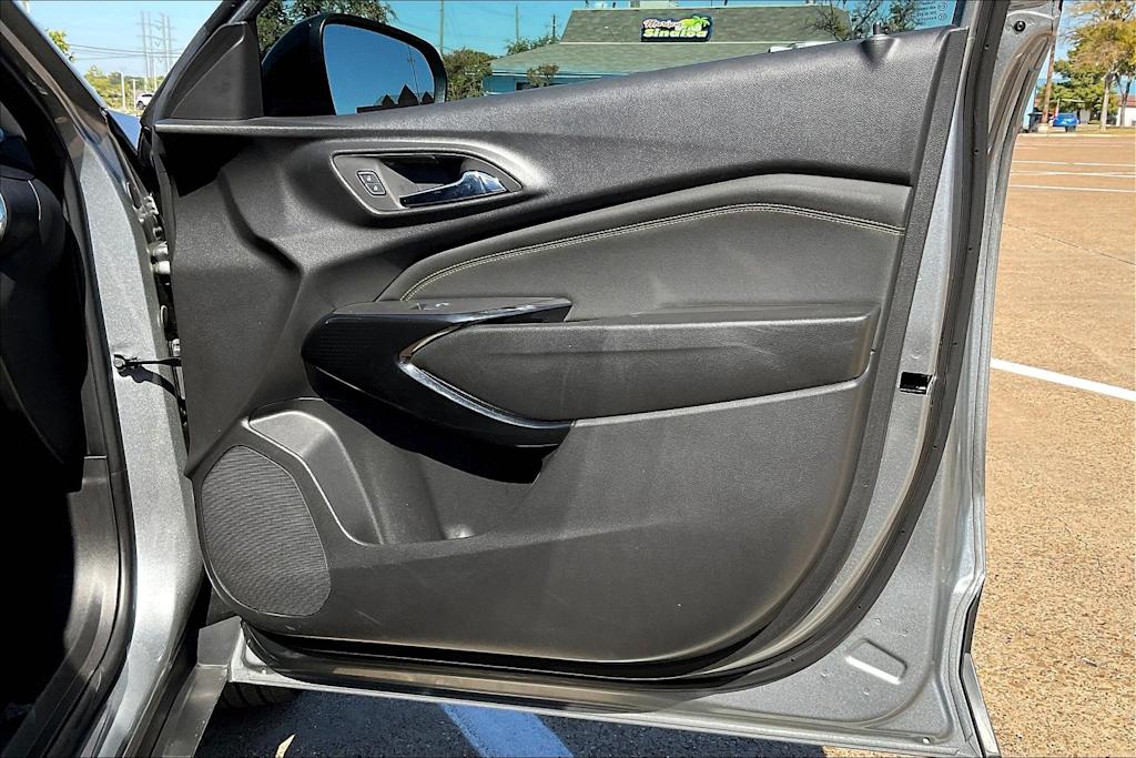 Thumbnail: 2025 Chevrolet Trax - 28