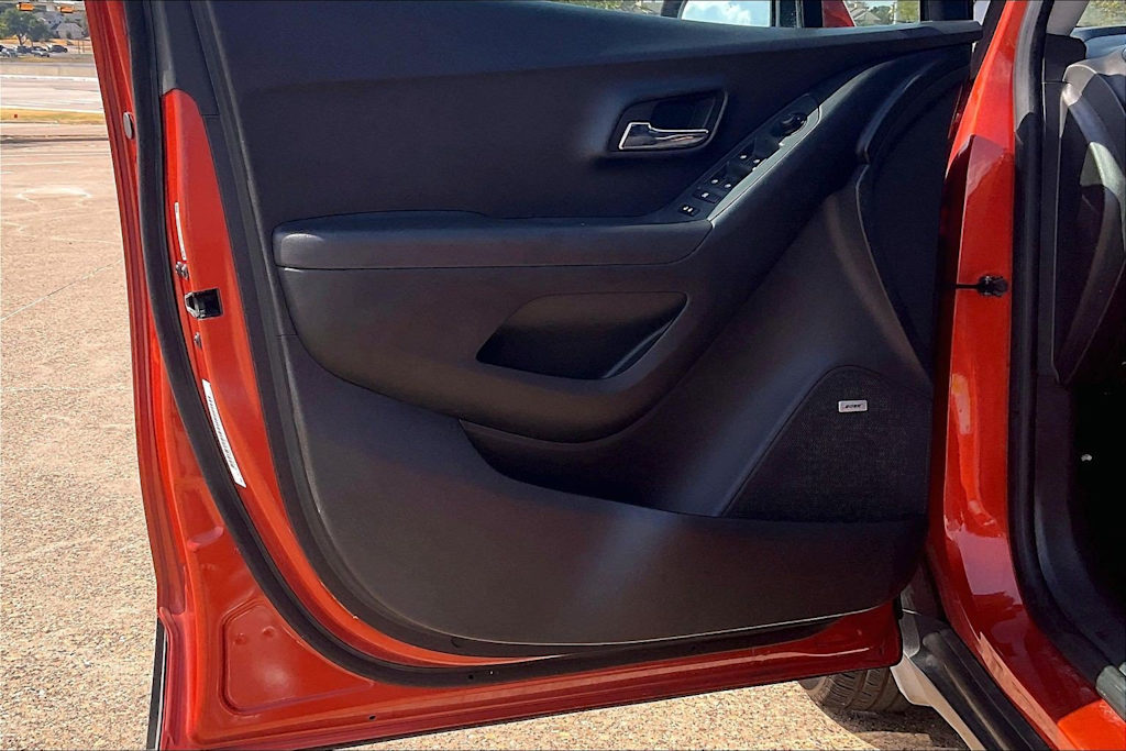 Thumbnail: 2015 Chevrolet Trax - 26