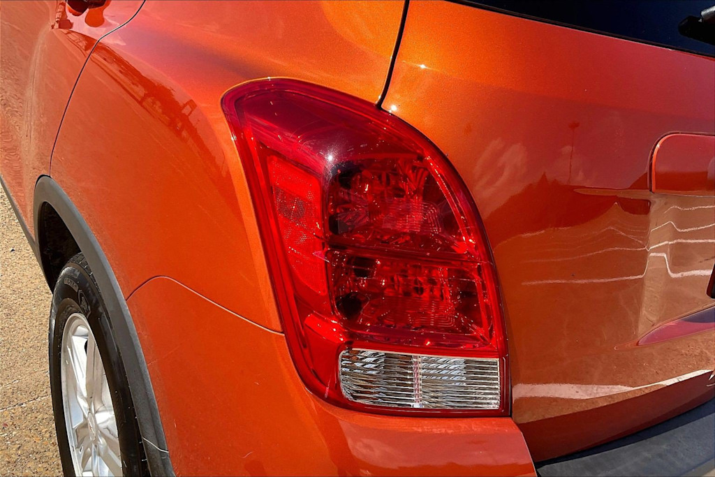 Thumbnail: 2015 Chevrolet Trax - 31