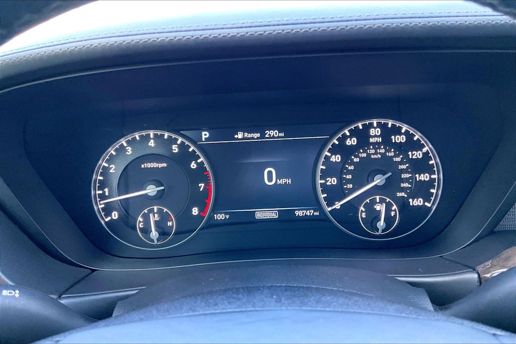 Thumbnail: 2018 Genesis G90 - 16