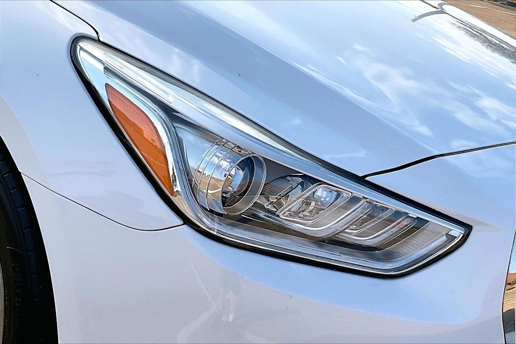 Thumbnail: 2018 Genesis G90 - 30