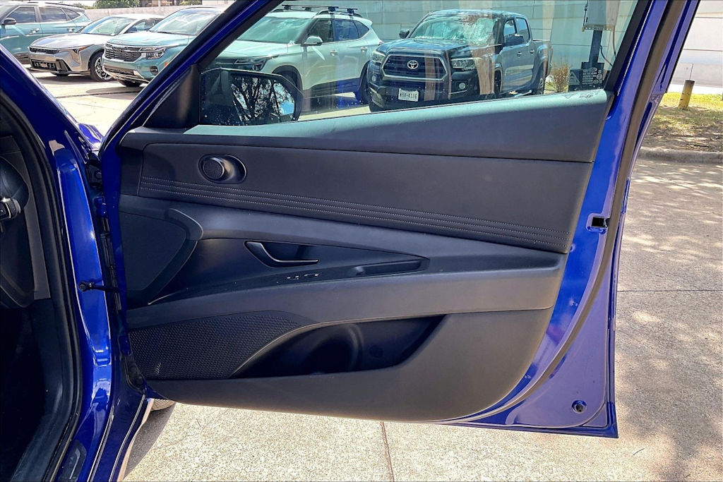 Thumbnail: 2025 Hyundai Elantra - 25